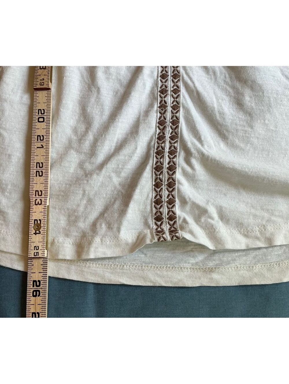 Kuhl Shay Organic Cotton Tank Top Medium White Embroidered Athleisure Casual - Picture 8 of 8